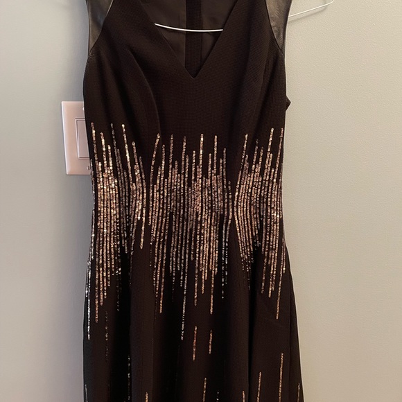 Luxury Karen Millen Black sleeveless sequin dress with leather capped shoulder - Picture 2 of 3